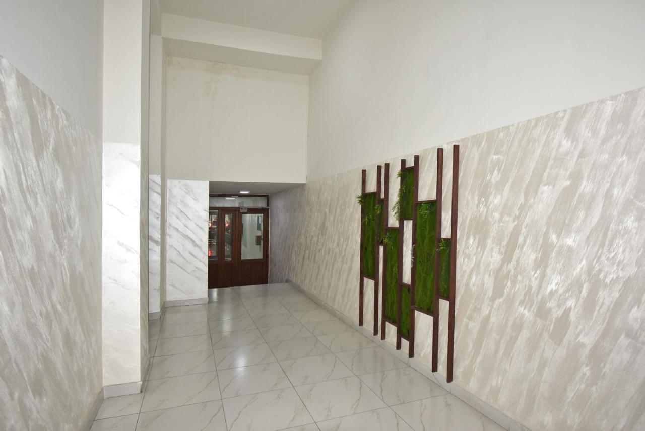 Armenak Apartment 5-Комнатная Ereván Exterior foto