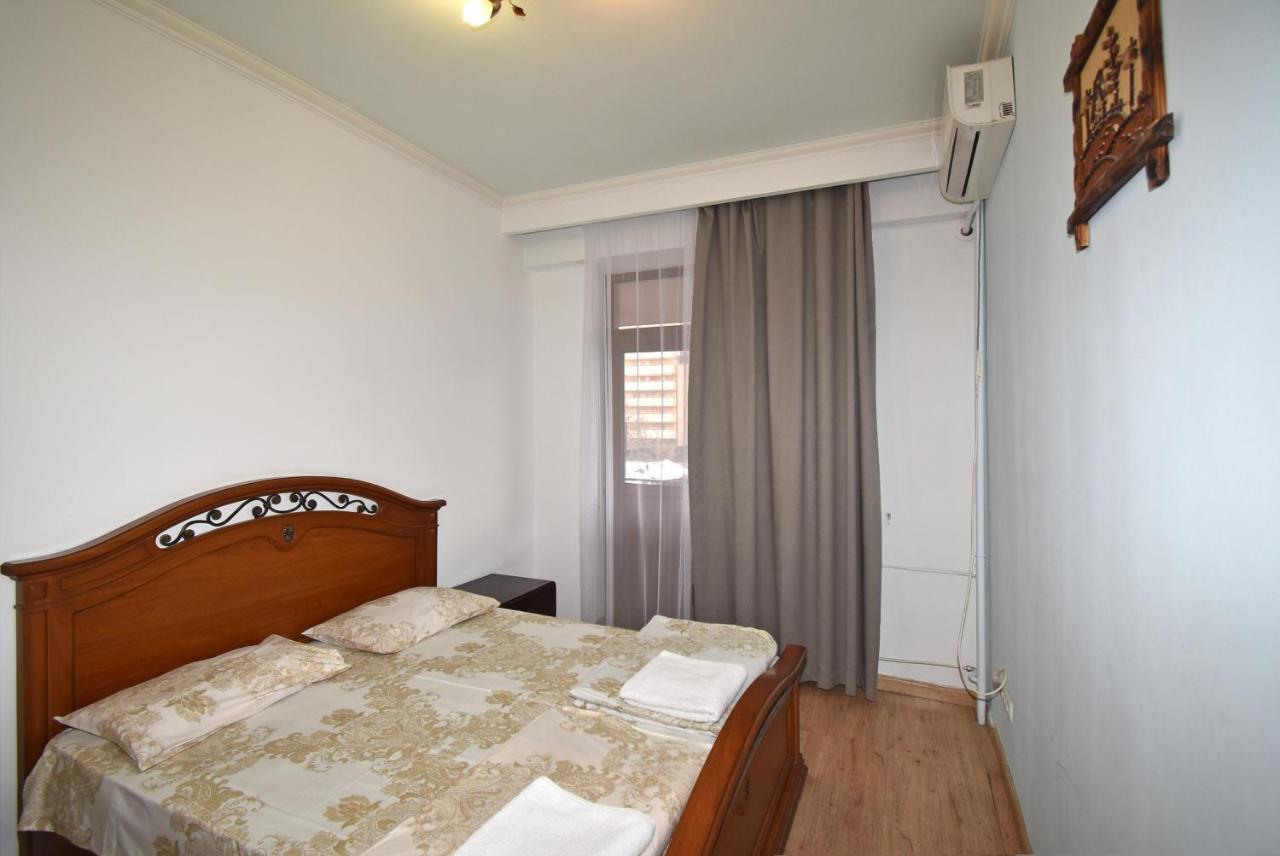 Armenak Apartment 5-Комнатная Ereván Exterior foto