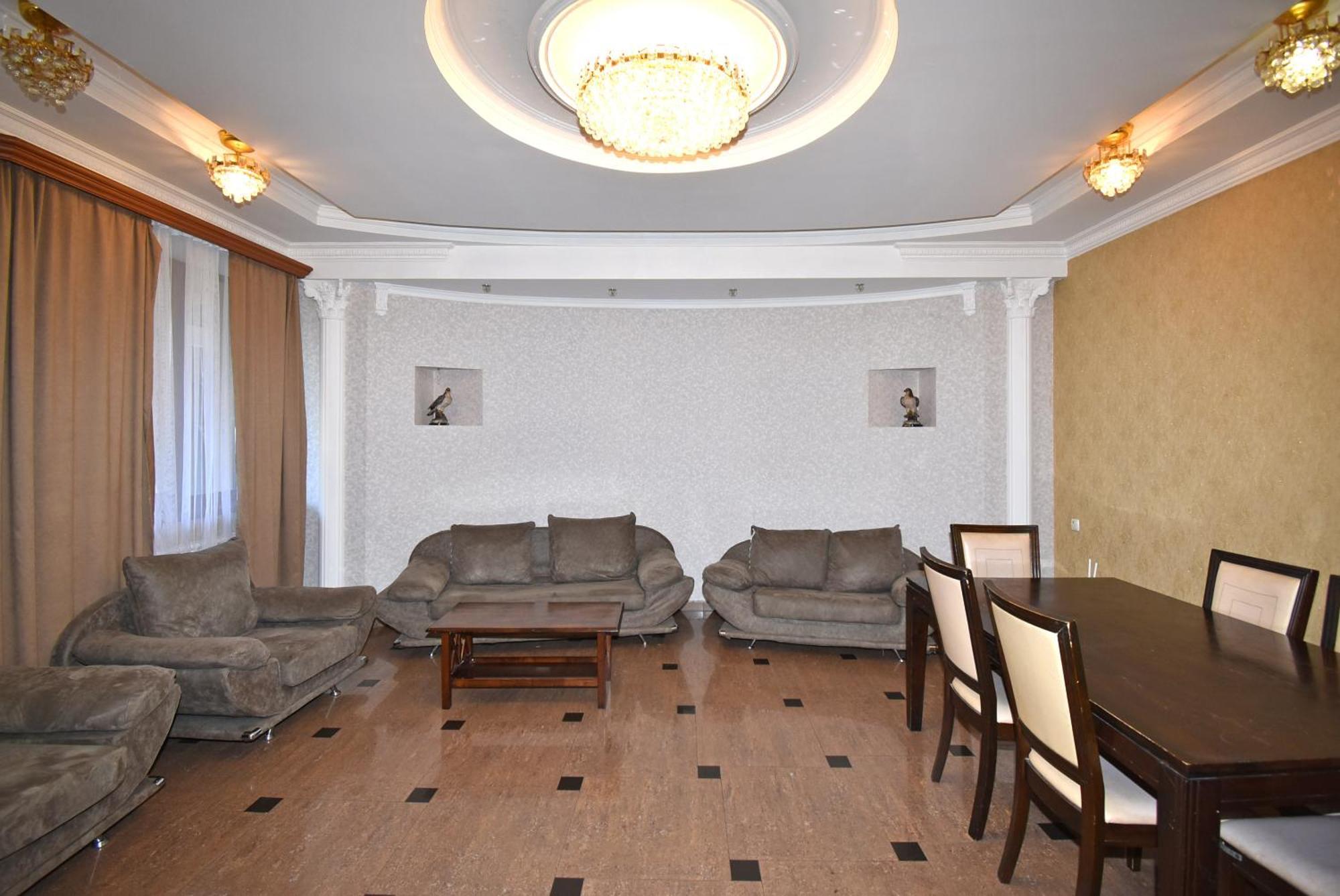 Armenak Apartment 5-Комнатная Ereván Exterior foto